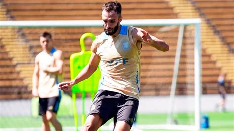 Argentina se entrenó y partió rumbo a Nueva Jersey para el partido ante