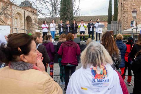 Centenares De Personas Participan En La Milla Por La Igualdad En Alcal