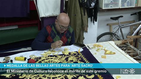 Medalla De Las Bellas Artes Para La Asociaci N Gremial Sevillana De