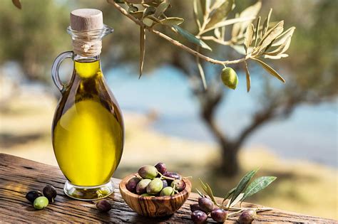 4 Olive oil facts that may surprise you (and how to get the health ...