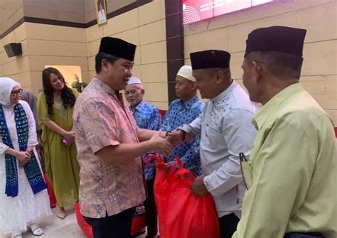 Bukber Dengan Bkmt Wagub Kandouw Beri Santunan Ke Anak Yatim Dan Imam