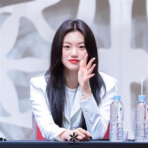 Pin By Wiz One On Kim Do Yeon Ioi Weki Meki Kim Doyeon Doyeon