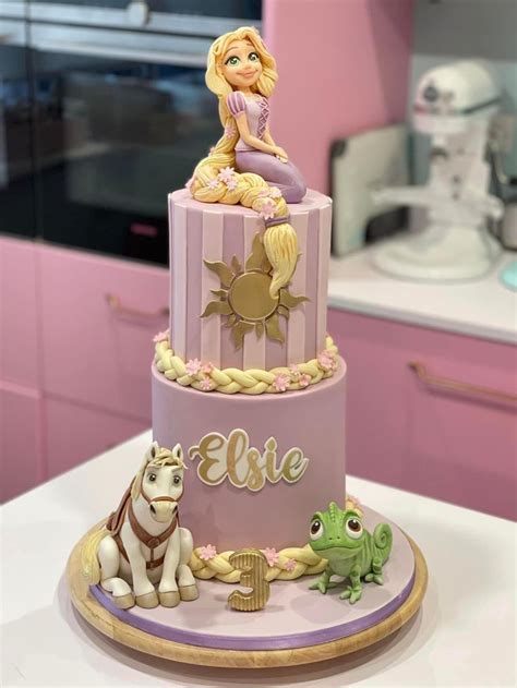 Pin By Laiz Wilig On Niver Lívia In 2024 Rapunzel Birthday Cake