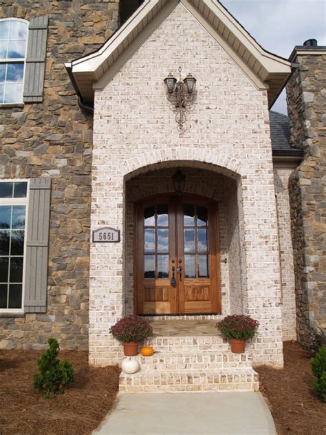 Oyster Pearl Oversize Tumbled Face Brick Transitional Exterior