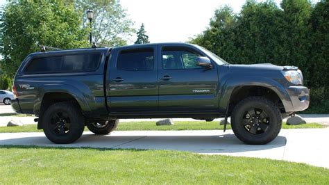 Top Rated Camper Shells for Toyota Tacomas | Low Offset