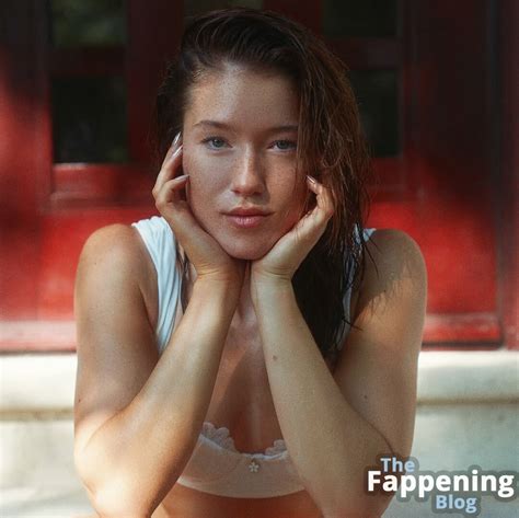 Frecklesalanna Nude Leaks Photo TheFappening