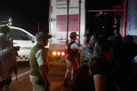 Rescatan A Más De 200 Migrantes Hacinados Dentro De Un Tráiler