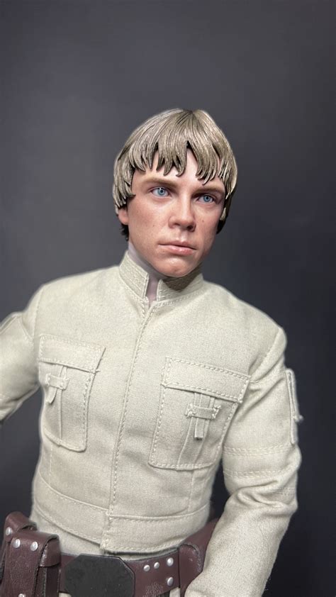 New Product Hot Toys Star Wars The Empire Strikes Back™ Luke