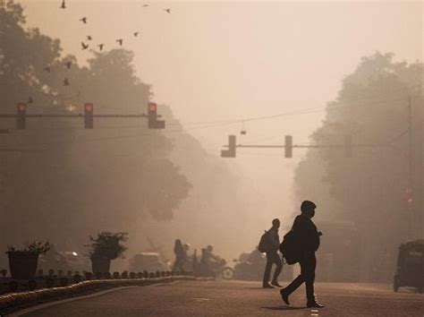 Delhi Wakes Up To A Blanket Of Smog Aqi Drops To Very Poor In Many