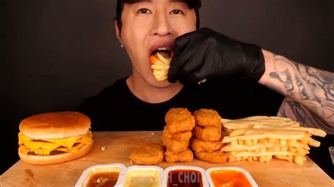 Asmr Triple Cheeseburgers And Chicken Nuggets Mukbang No Talking Eating Sounds Youtube