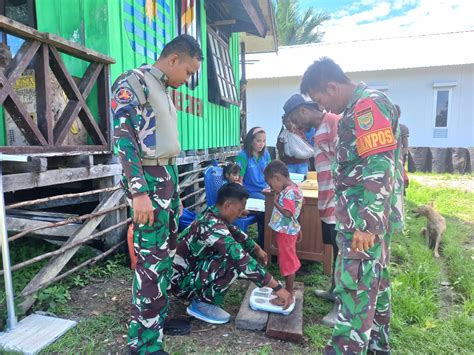 Satgas Yonif Raider Bn Dan Puskesmas Airu Berikan Penyuluhan