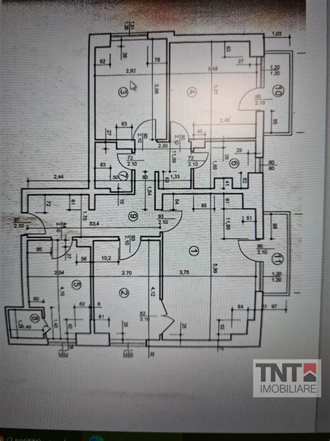 Apartament Camere Decomandat Etaj Intermediar Zona Nicolina Rond