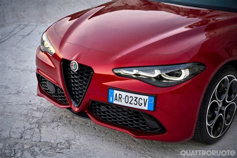 Alfa Romeo Giulia E Stelvio Restyling 2023 Prezzi Interni Fari