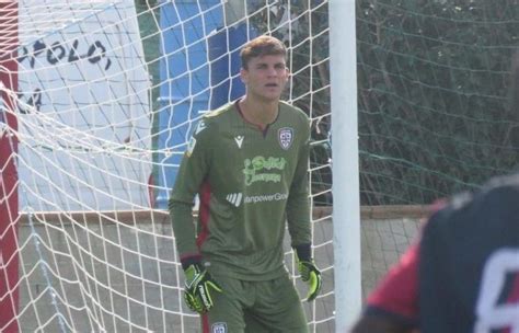 Cagliari infortunio Ciocci il portiere è stato operato