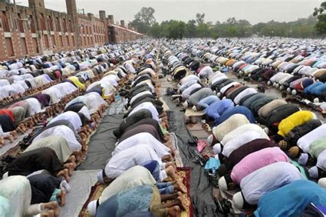 Muslim Cleric Against Namaz At Public Places Sans Permission In Noida