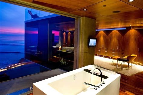 40 Stunning Luxury Bathrooms With Incredible Views