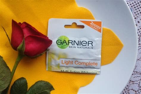 REVIEW 61 Garnier Light Complete Multi Action Whitening Peel Off Mask