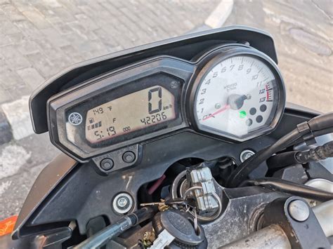 Купить б у Yamaha FZ8 инжектор 6 передач в Москве чёрный naked bike 2013 года по цене 650 000