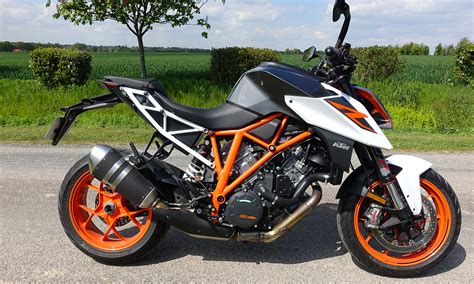 Essai Moto Ktm Super Duke 1290 R Le Roadster King Size Autrichien