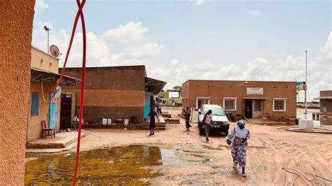 HELLO AFRICA Cu Dacia Dokker în DAKAR berticiattila ro