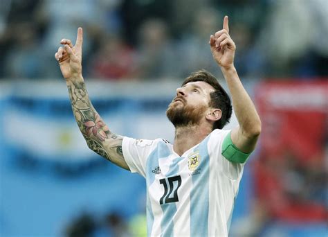 Lionel Messi Sets New Records With Free Kick Goal In 1 0 Win Vs Ecuador