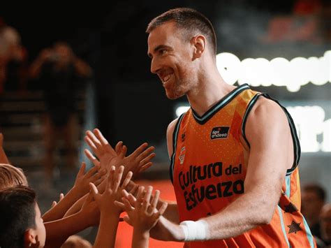 V Ctor Claver Se Retira Del Baloncesto En El Valencia Basket