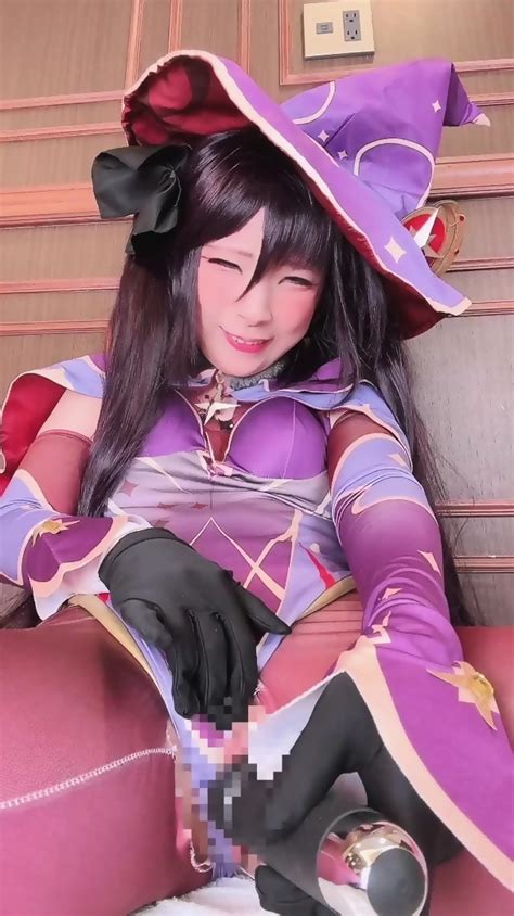 Comonun Pussy Masturbation In Cosplay