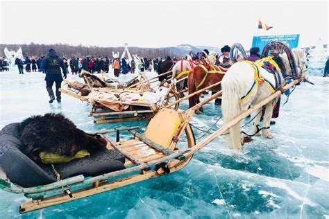 мөсөн хотхоныг энэ жил Ногоон дэлхийгээ хайрлая” сэдвийн хүрээнд урлана