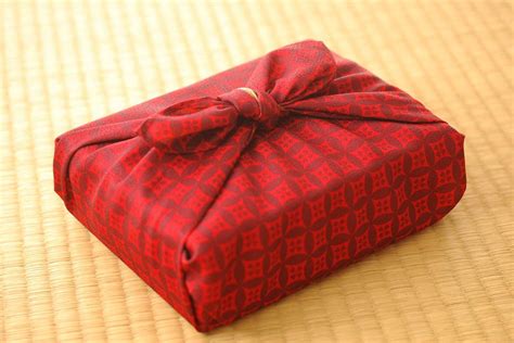 Learn an Awesome Gift Wrapping Techniques with Furoshiki! - Globalkitchen Japan