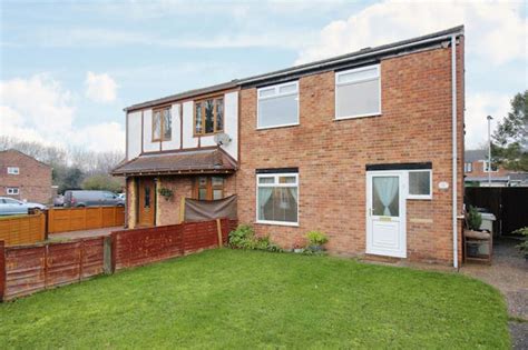 3 Bedroom Semi Detached House For Sale In Beverley Close Holton Le