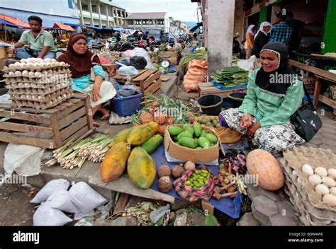 INDONESIA Market traders, Banda Aceh, Aceh. 2 years after the Tsunami ...