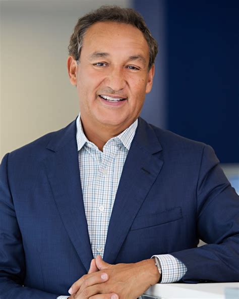 New United Airlines CEO Oscar Munoz Hospitalized - NBC News