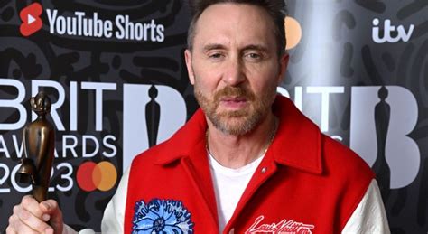 David Guetta D Voile Ses Abdos Saillants La Plage Le Bikini De Sa