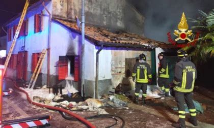 Inferno Di Fuoco A Galliera Veneta Un Abitazione Divorata Dalle Fiamme