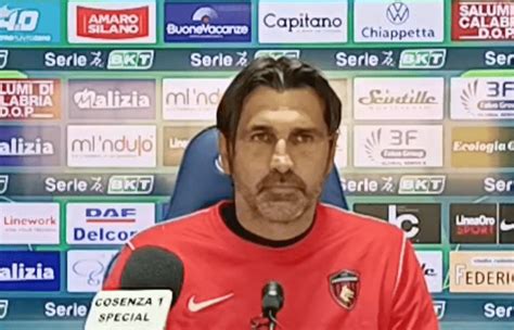 William Viali Il Tecnico Del Cosenza Contratto Fino Al Ufficiale