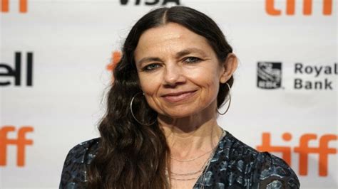 Justine Bateman Bio, Age, Net Worth, Height - Newsintv