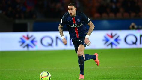 Mercato PSG Cette Mise Au Point Sur Lavenir De Van Der Wiel Et