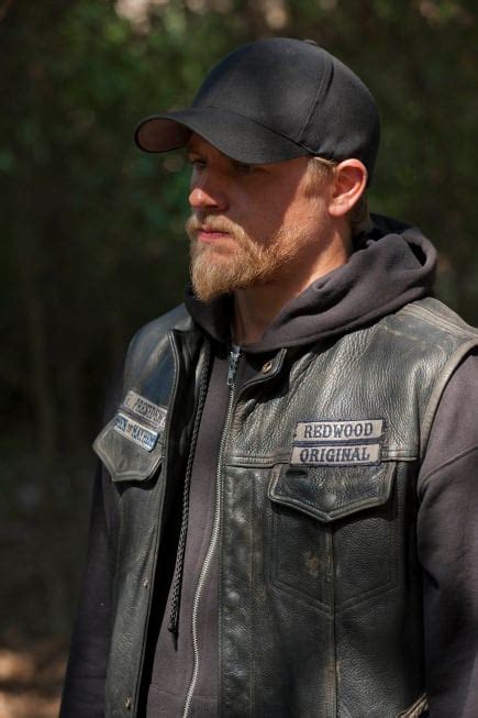 Kurt Sutter Teases Sons Of Anarchy Season Which Way Will Jax Go