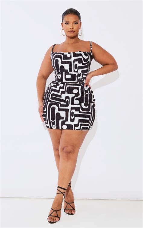 Plus Black Printed Plisse Cowl Neck Bodycon Dress Plus Size