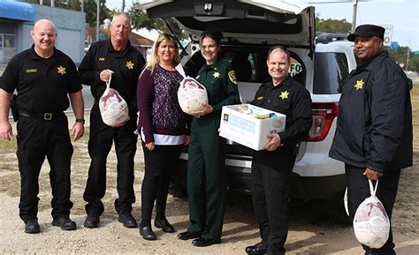 Escambia County Jail Staff Delivers Thanksgiving Food For Families In Need : NorthEscambia.com