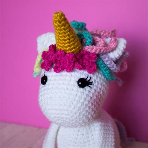 Free Crochet Unicorn Pattern - thefriendlyredfox.com