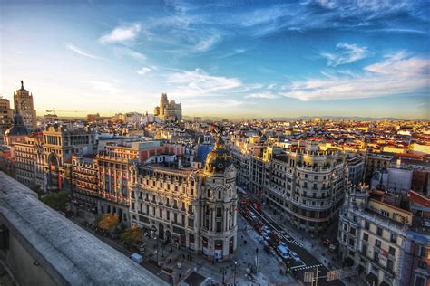 Passagem De Ano Em Madrid Voos De Faro Noites Em Hotel De C