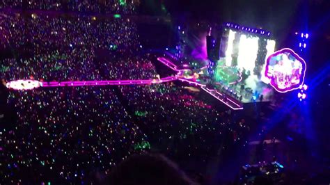 Coldplay Barcelona 2016 Adventure Of A Lifetime Abajo D Wait For It