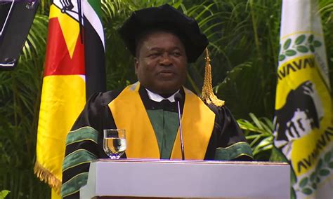 Filipe Nyusi distinguido Doutor Honoris Causa pela UEM O País A