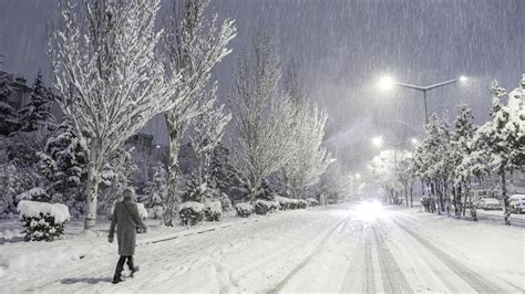 Meteorolojiden Kuvvetli Kar Ya Ve F Rt Na Uyar S Son Dakika