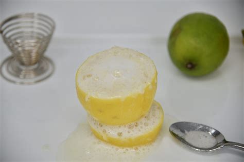 5 Science Experiments you can do with a lemon