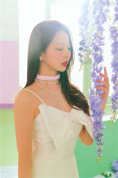 Loona Scans On Twitter Flip That Album Scans Version D Vivi