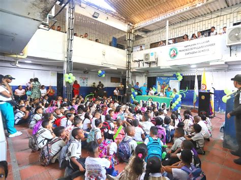 Este Lunes Regresaron Las Clases A Los Colegios Oficiales Visor Caribe