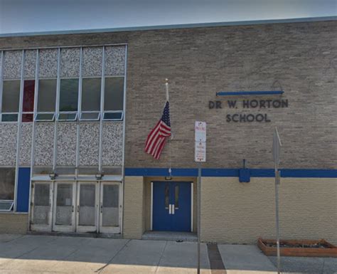 Newark Teachers Aide Had Sex With Student From Her School Ecpo