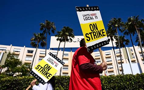 Las Hotel Workers Are On Strike The Nation